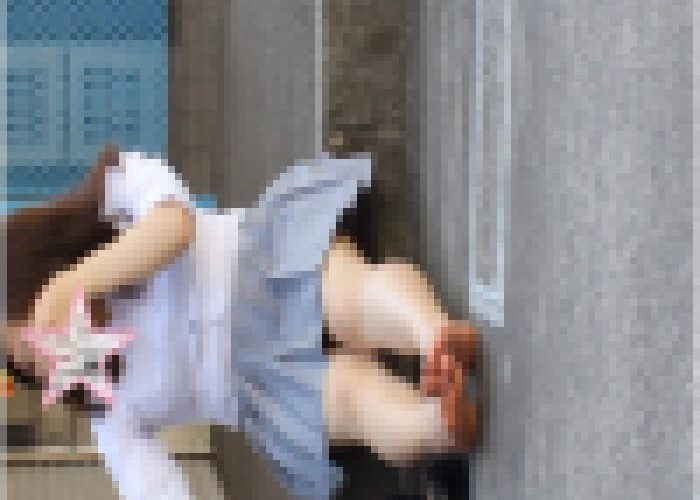 蒸れた足裏をがっつり見せてくれるJKちゃん【素足にローファー】