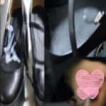 【靴ぶっかけ】靴下と靴の匂いをオカズにしてぶっかける【女友達の後輩】