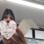 【顔フェチ】2名収録・若い学生バイト中の娘の顔を接写