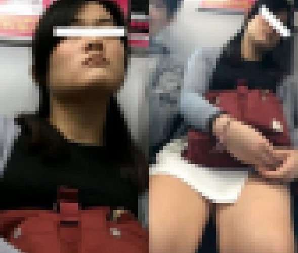 (電車対面）(顔出し)女子大生さんの…健康的な…けしからんむっちりふとももちゃんを…観察しちゃいます!!
