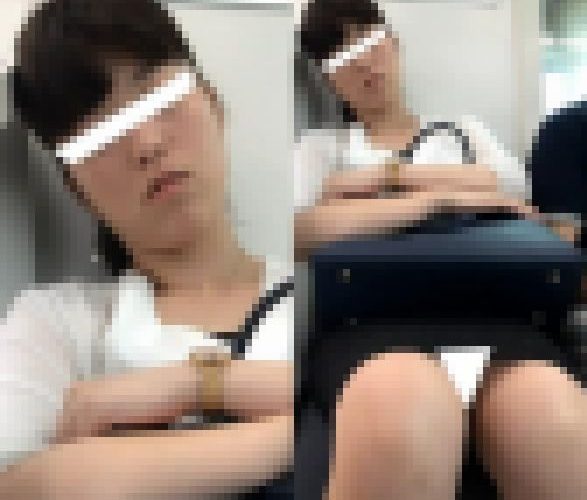(電車対面）(顔出し)お仕事でお疲れの色白美人OLさん…その無防備なお姿を観察しちゃいます!!