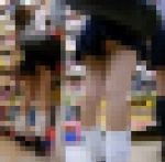 カバンで半尻＆ミニスカ女子