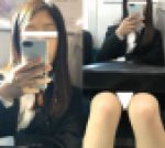 (電車対面）(顔出し)リクスー女子大生さんの…キラキラ神々しい色白の綺麗なパンストあんよを…観察しちゃいます!!