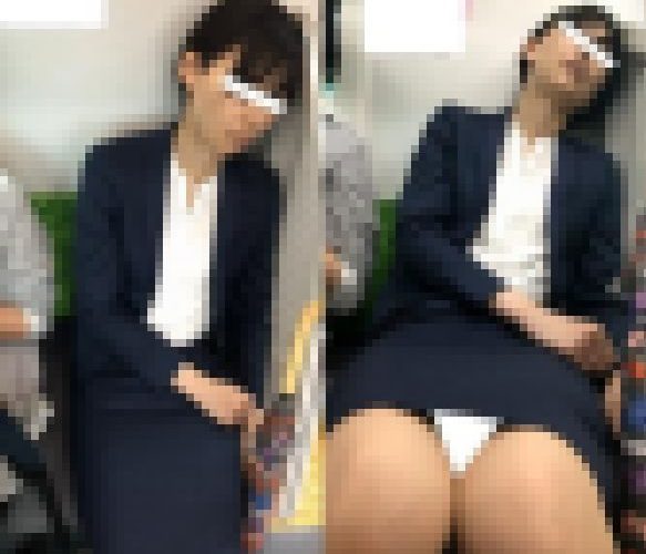 (電車対面）(顔出し)お疲れ模様MAX…お仕事で精根尽き果てちゃったスレンダー美人OLさんを…超至近距離から観察してみました!!