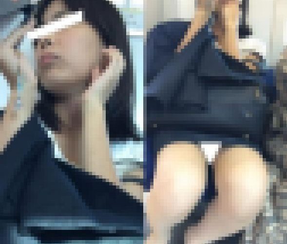 (電車対面）(顔出し)紺のミニタイトスカート…むき出しのむっちりパンストふともも…エッチな▼ぞーんを観察してみました!!