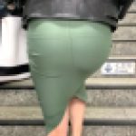 【美BODY!ムッチリエロ美尻！】はち切れんばかりの超ピッタリタイトスカートのエロ尻をぶるっぶる！【423】