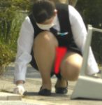 ☆ムチムチ対決！☆草取りOL vs JK,生保、外〇人