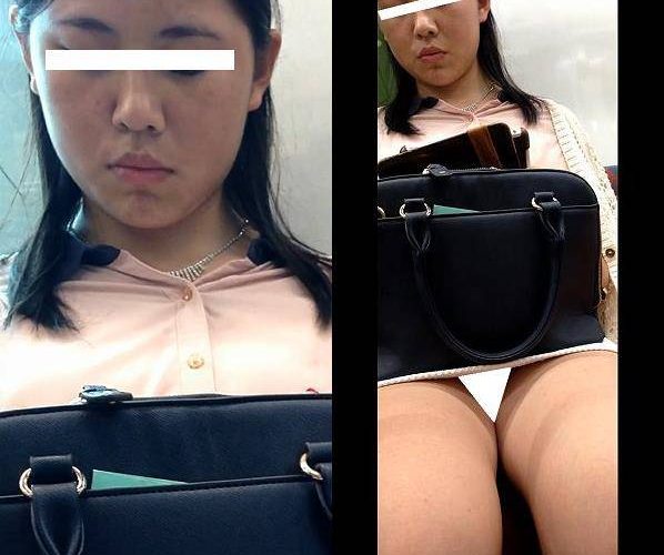 (電車対面）(顔出し)ミニタイトスカートで攻める清楚な美人OLさん…むき出しのパンストふとももちゃんを観察してみました!!