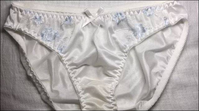 彼女の下着を晒します18（２日目）