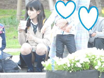 制服姿の可愛いコを発見！！（ＦＨＤ）大変です！！パンツが見えてますよ７