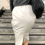 【白のタイトスカート】エロく成長した熟女のエロいお尻！肉尻がはみ出て最高のエロ尻の完成【466】