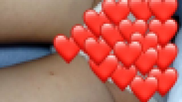 【カップル美女】彼氏には申し訳ないが彼女のパンティー撮らせて頂きました