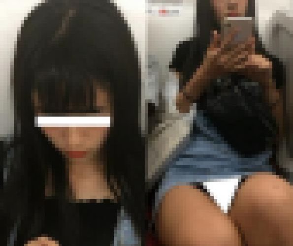 (電車対面）(顔出し)デニムのミニタイトワンピースで攻める女子大生さん…えっちな▼ぞーんを超近接接写で観察してみました!!
