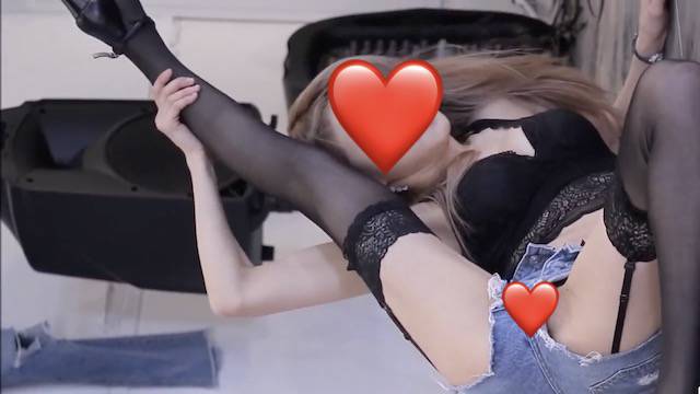 【某アイドル】見事な大開脚！ツルツルぷに部。