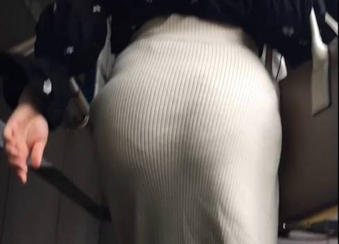 【2名・深キョ○並みの豊満ヒップ着衣尻】