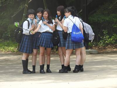制服姿の女のコを撮影しました！！８３