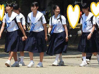 制服姿の女のコを撮影しました！！９０