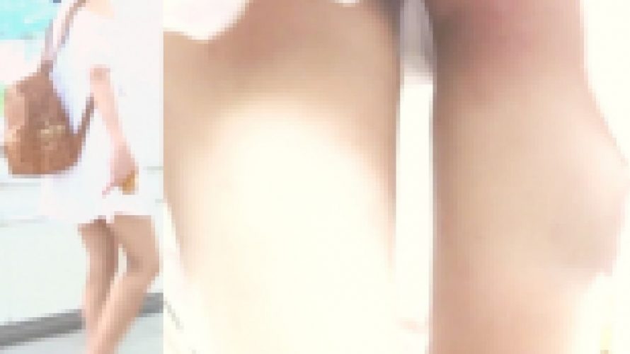 [★新作][★顔出し]パンチラ盗撮 女子大生 白いTバックが超ミニスカの中に炸裂