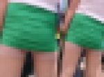 ミニスカがずり上がって丸見えお姉さん