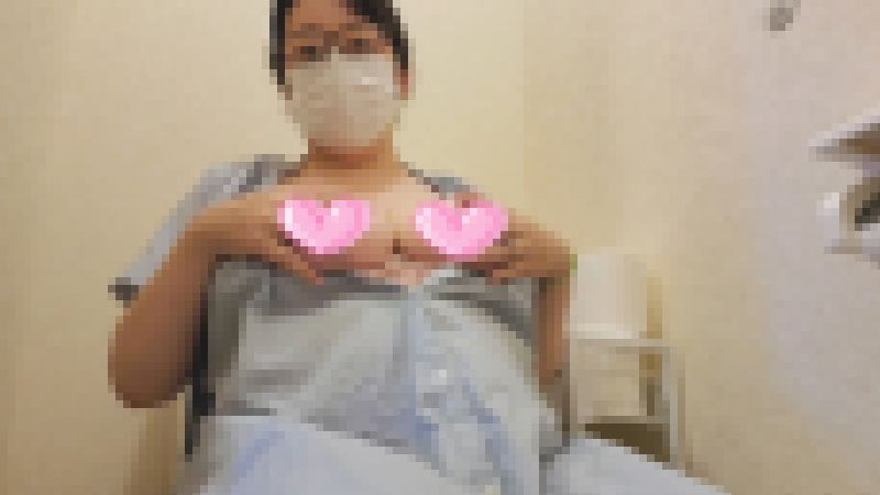 ?愛華の個人撮影?お昼休憩で誰もいなくなった職場のトイレで大胆にオナニーする変態人妻