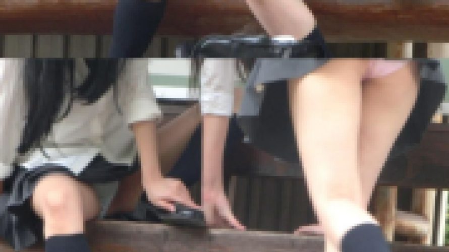 駅のホームではしゃぐJK2人の無防備大開脚ぱんちら～FHD動画編～