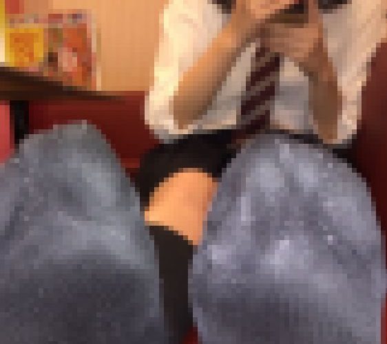 あやのちゃん19歳【足・脚・足裏・靴下】