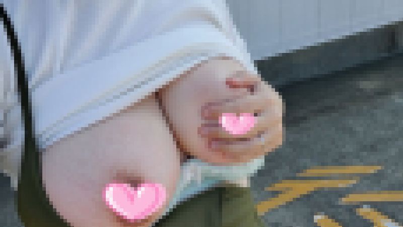 ?愛華の個人撮影?屋外駐車場でおっぱい丸出しオナニーで潮吹きオナニーする人妻