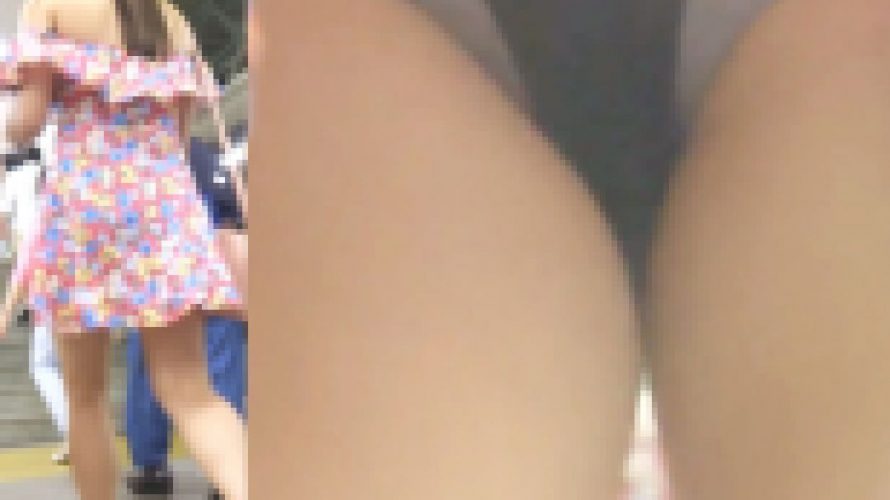 [★新作]パンチラ盗撮 ミニスカギャル グレーのパンツがハミ出し