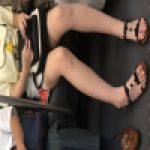 足コキされたい大学生の生足