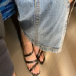 足の指が長いお姉さまの足をガン見
