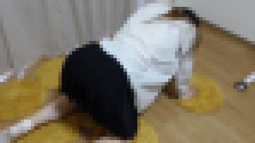 【妹の友達】～ちゃっかりお触り（ポーズ：「牛のポーズ」ビティラーサナ編）～