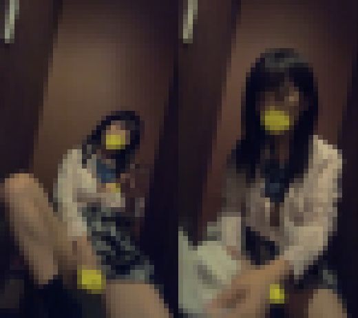 デパートのトイレでこっそりオナニーしちゃうJK?