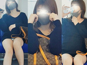 例のエロい娘を発見！やっぱりパンティが・・・電車対面パンチラ