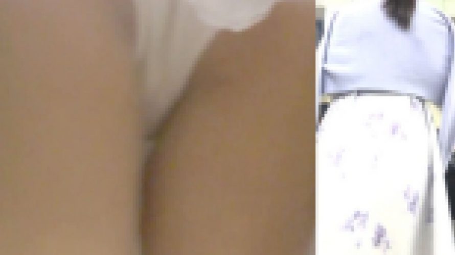 パンチラ盗撮 OLさん 白パンツが階段でモロ見え