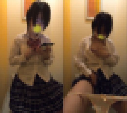 デパートのトイレでこっそりオナニーしちゃうJK?