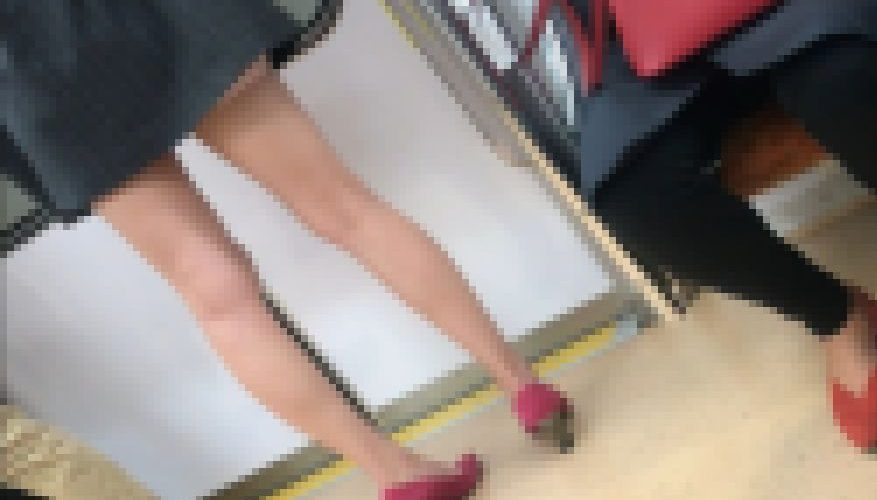 美脚露出ﾊﾚﾝﾁ女良を視姦!!＾＾