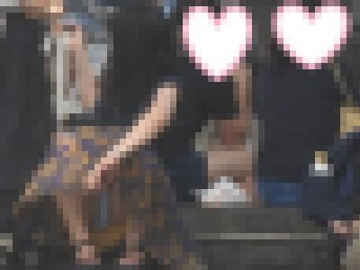 新作です！！（ＦＨＤ）大変です！！スマホに夢中になり、パンツが見えてますよ２１６