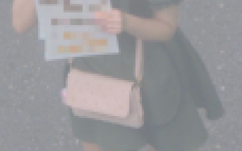 客引きするカフェ店員合間に耳ほじって耳垢を確認ｗ【動画】街撮り編 1852