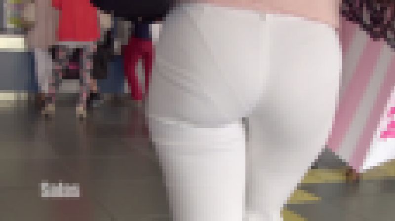 【FHD高画質】縁レースのパンツラインがクッキリ 白タイトパンツ