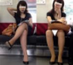 (電車対面）(顔出し）男の視線を挑発するようにパンストあんよを組んで…くぱぁ～っとひらいく…美人OLさんを観察してみました!!