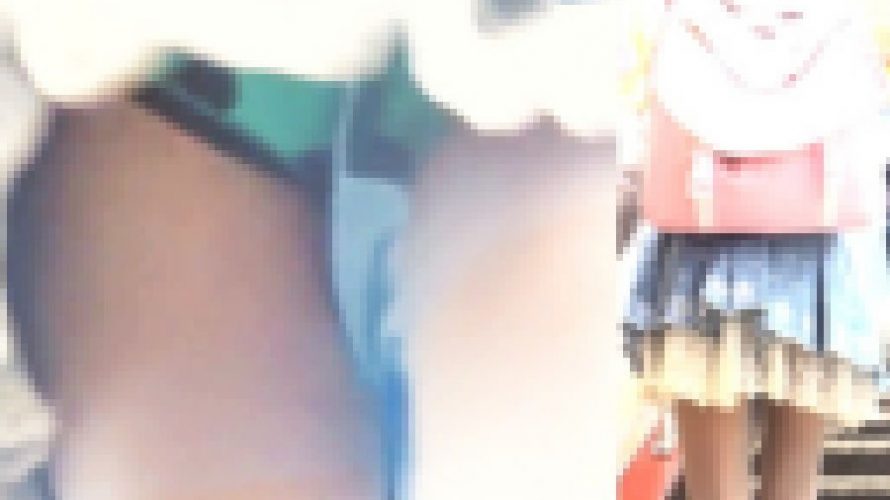 パンチラ盗撮 女子大生 コスプレ風ギャルの水色パンツに超接近
