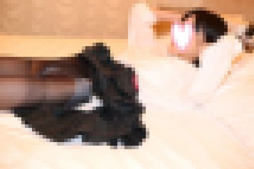 新春お年玉企画！?顔出し?パンチラ?超スレンダー美少女④（制服+黒ストッキング１００枚）