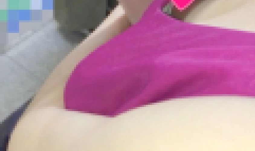 【胸チラHD画質】貧乳＋オープンネック×腕組み＝乳首チラという方程式