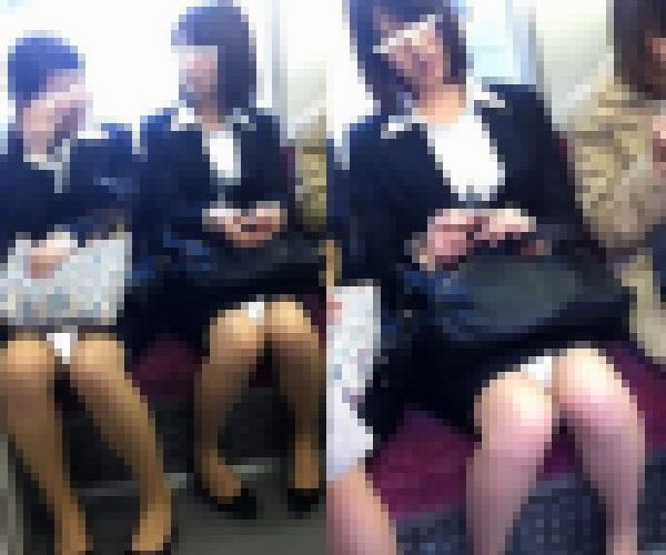 (電車対面）(顔出し)就活帰りの2人組の可愛いリクルートスーツ女子大生さん…スレを感じさせない可愛い無防備なお姿を観察してみまし