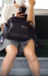 スカートめくれてる対面JK