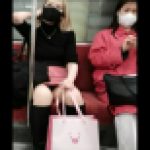 汗かき美人ギャルと怪訝そうなおばさん(笑)