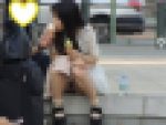 お座りお姉さん発見！！（ＦＨＤ）大変です！！パンツが見えてますよ５９