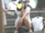 お座りお姉さん発見！！（ＦＨＤ）大変です！！パンツが見えてますよ６２