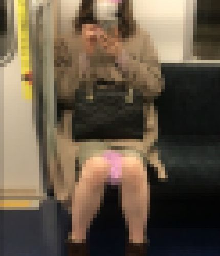 ﾓｿﾞﾓｿﾞっ女良我慢してるの視姦！？＾＾