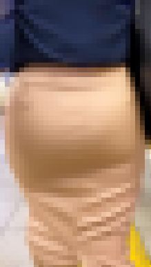 お姉さんの後ろ姿　１９８　２人　OL　巨尻　階段上り　ベージュ　タイトスカート　パンツ